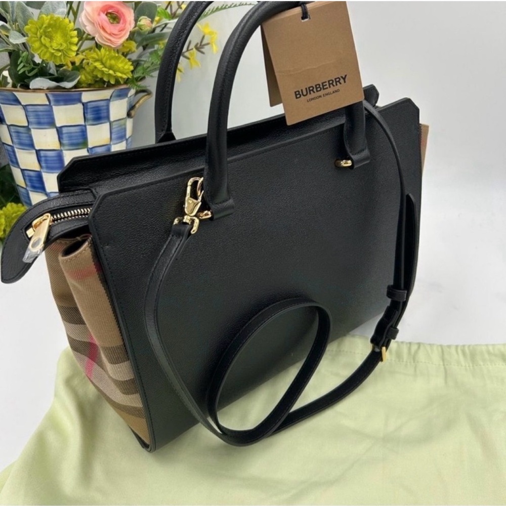 Women's Burberry Banwell classic check leather bag with detachable strap - Picture 2 of 15